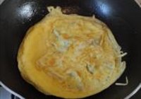 白菜心烧鸡蛋皮的做法 步骤4