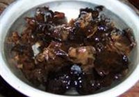 马哈鱼炖五花肉的做法 步骤3