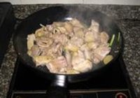小鸡炖蘑菇的做法 步骤7