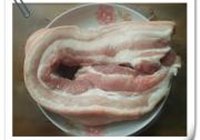 鹌鹑蛋炖肉的做法 步骤4