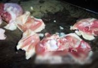 飘香栗子鸡的做法 步骤1