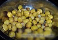飘香栗子鸡的做法 步骤3