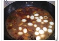 鹌鹑蛋炖肉的做法 步骤13