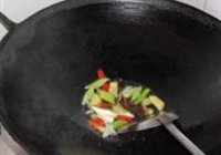 仔鸡烧毛豆的做法 步骤4