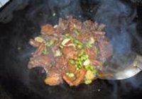 仔鸡烧毛豆的做法 步骤7