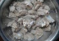 糖醋排骨的做法 步骤2