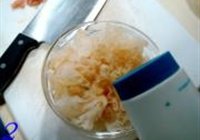 鸡茸炒银耳的做法 步骤2