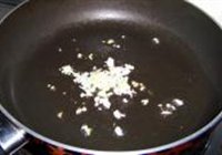 肉末银牙炒韭菜的做法 步骤4