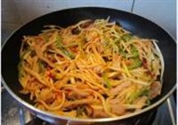 茭白肉丝的做法 步骤6