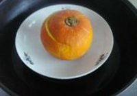 虾仁银鱼金瓜盅的做法 步骤6