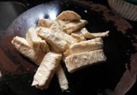 小白菜炒鲜腐竹的做法 步骤3