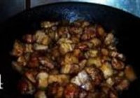 五花肉炖虎皮蛋的做法 步骤4