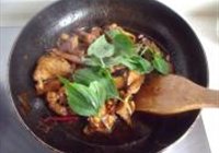 三杯鸡饭的做法 步骤8