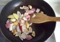 三杯鸡饭的做法 步骤4
