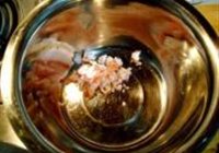 海鲜馄饨伴核桃蘑菇汁的做法 步骤7