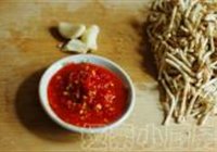 剁辣子炒臭菜根的做法 步骤4
