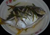 清蒸金鲳鱼的做法 步骤4