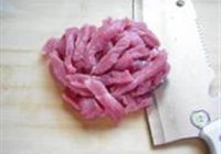蒜香糖醋里脊的做法 步骤1