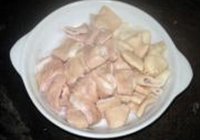 酸菜炒大肠的做法 步骤4