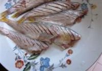 香酥糖醋马口鱼的做法 步骤4