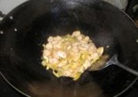酸菜炒大肠的做法 步骤7