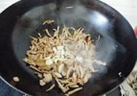 葱爆肉丝的做法 步骤7