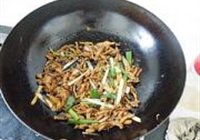 葱爆肉丝的做法 步骤9
