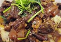 辣味酱香烧牛腩的做法 步骤9