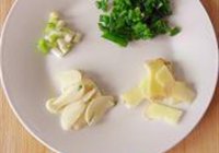 香煎猪肉片的做法 步骤3