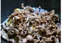 蒜爆牛肉的做法 步骤7