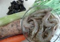 四彩烩虾球的做法 步骤1