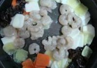 四彩烩虾球的做法 步骤7