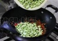 剁椒肉末蚕豆煲的做法 步骤4