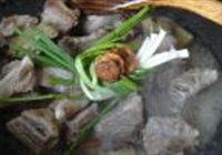 排骨焖菠菜卷子的做法 步骤7
