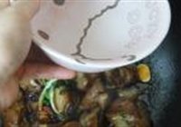 排骨焖菠菜卷子的做法 步骤12