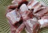 排骨焖菠菜卷子的做法 步骤2