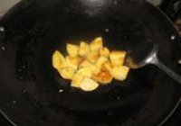 美味咖喱鸡的做法 步骤5