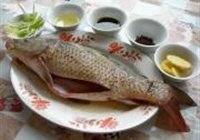 清蒸鲤鱼的做法 步骤3