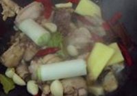 茶树菇炖鸡肉的做法 步骤5