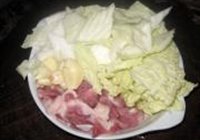 家常白菜豆腐的做法 步骤2