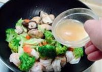 炒什锦的做法 步骤7
