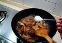 黄焖栗子鸡的做法 步骤10