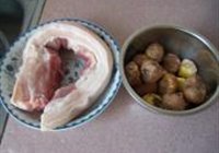 板粟红烧肉的做法 步骤1