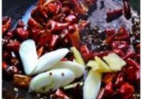 辣子鸡的做法 步骤7