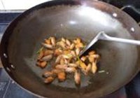 虾头烧豆腐的做法 步骤7