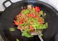 莴笋炒肉片的做法 步骤7