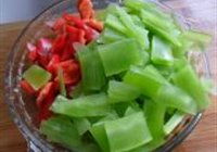莴笋炒肉片的做法 步骤3