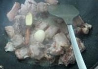 鹌鹑蛋烧排骨的做法 步骤5