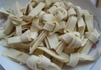 千张结烧肉的做法 步骤3