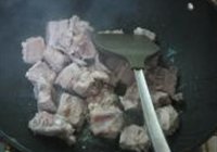 鹌鹑蛋烧排骨的做法 步骤3